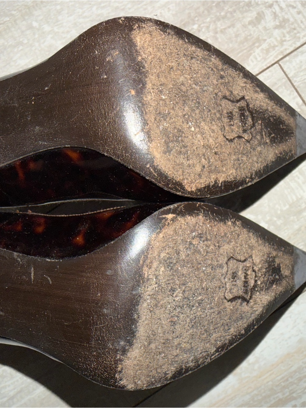 Stuart Weitzman Tortoiseshell Patent Pointed-Toe Pumps - Brown/Black - Picture 4 of 5